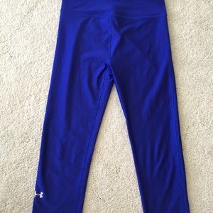 Under Armour royal blue cropped yoga pants